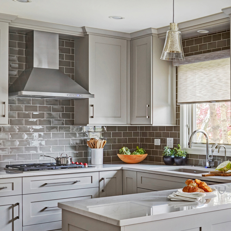Ντουλάπι κουζίνας σε σχήμα U White Shaker Lacquer με γωνιακό ντουλάπι επιτοίχιο